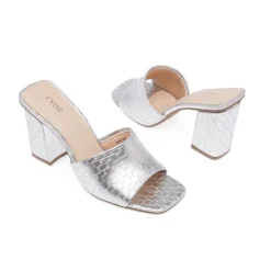 Casually Stylish Mule BCM 165