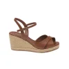 Chic Holiday Wedge BDV 116