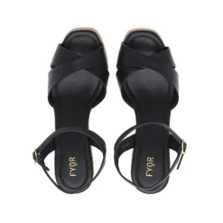 Chic Holiday Wedge BDV 116
