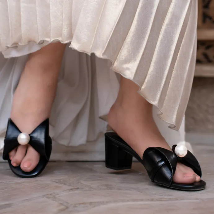 Pearl Bow Mule BB 67