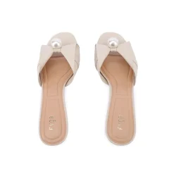 Pearl Bow Mule BB 67