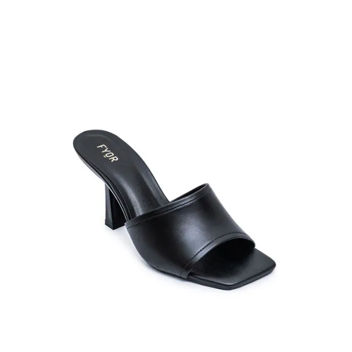 Stay on trend Mule BCM 156
